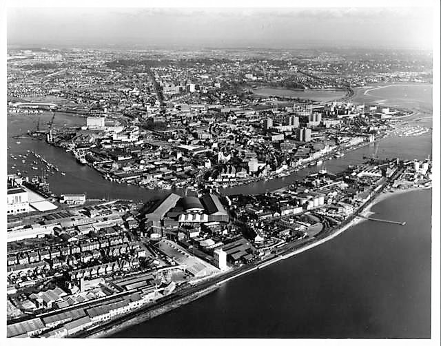 Poole, Bridge and Old Town.preview
